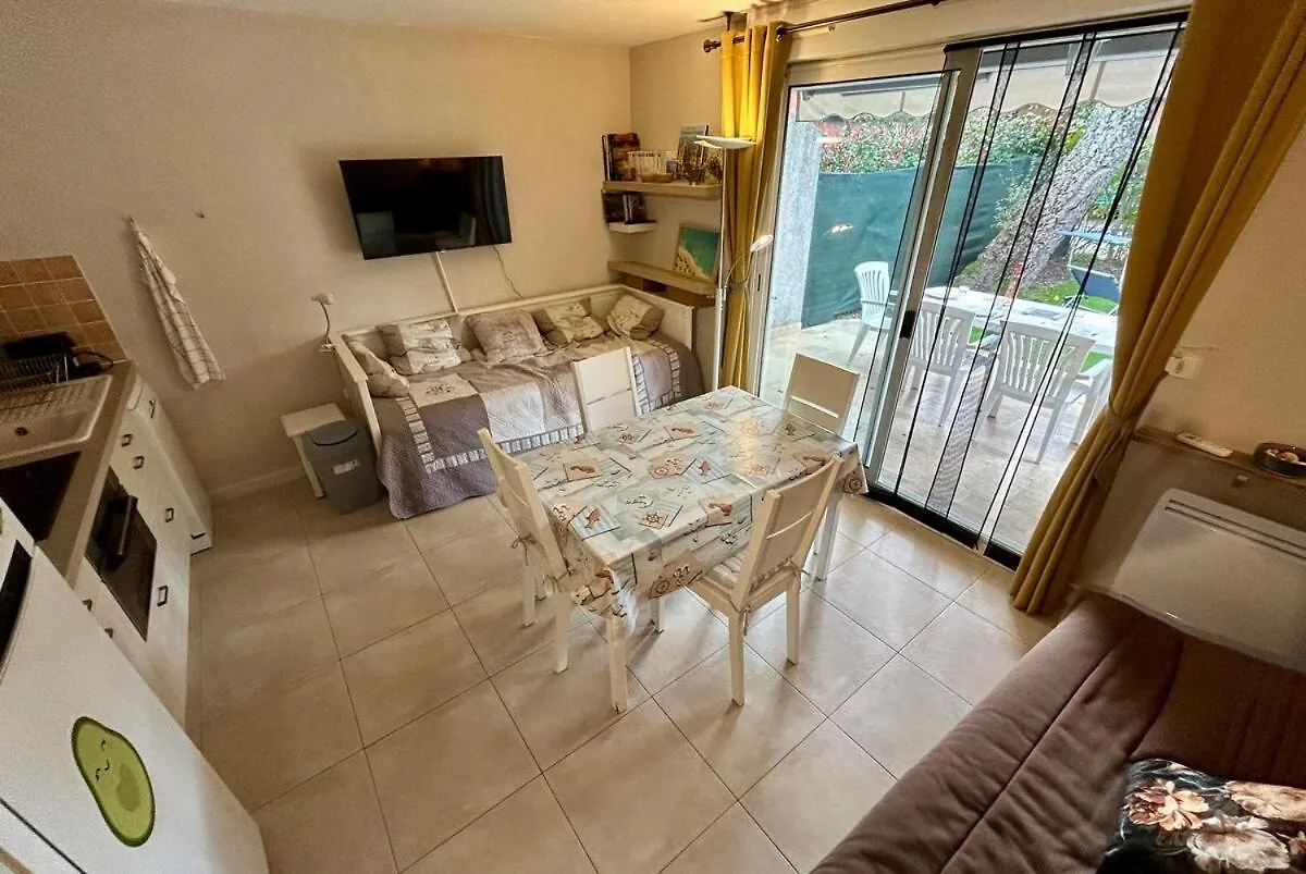 Ground Floor Apartment With Garden Le Lavandou