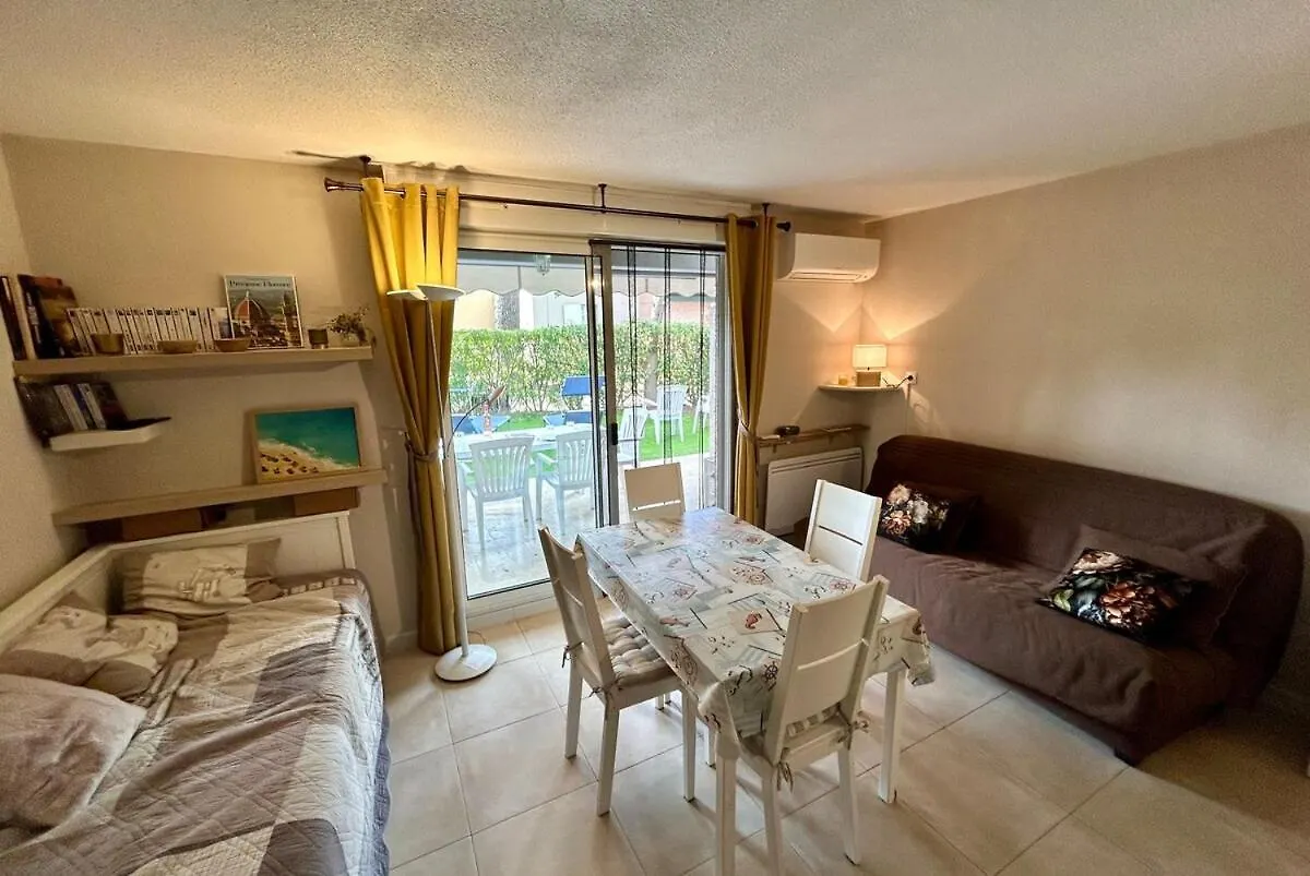 Ground Floor Apartment With Garden Le Lavandou France